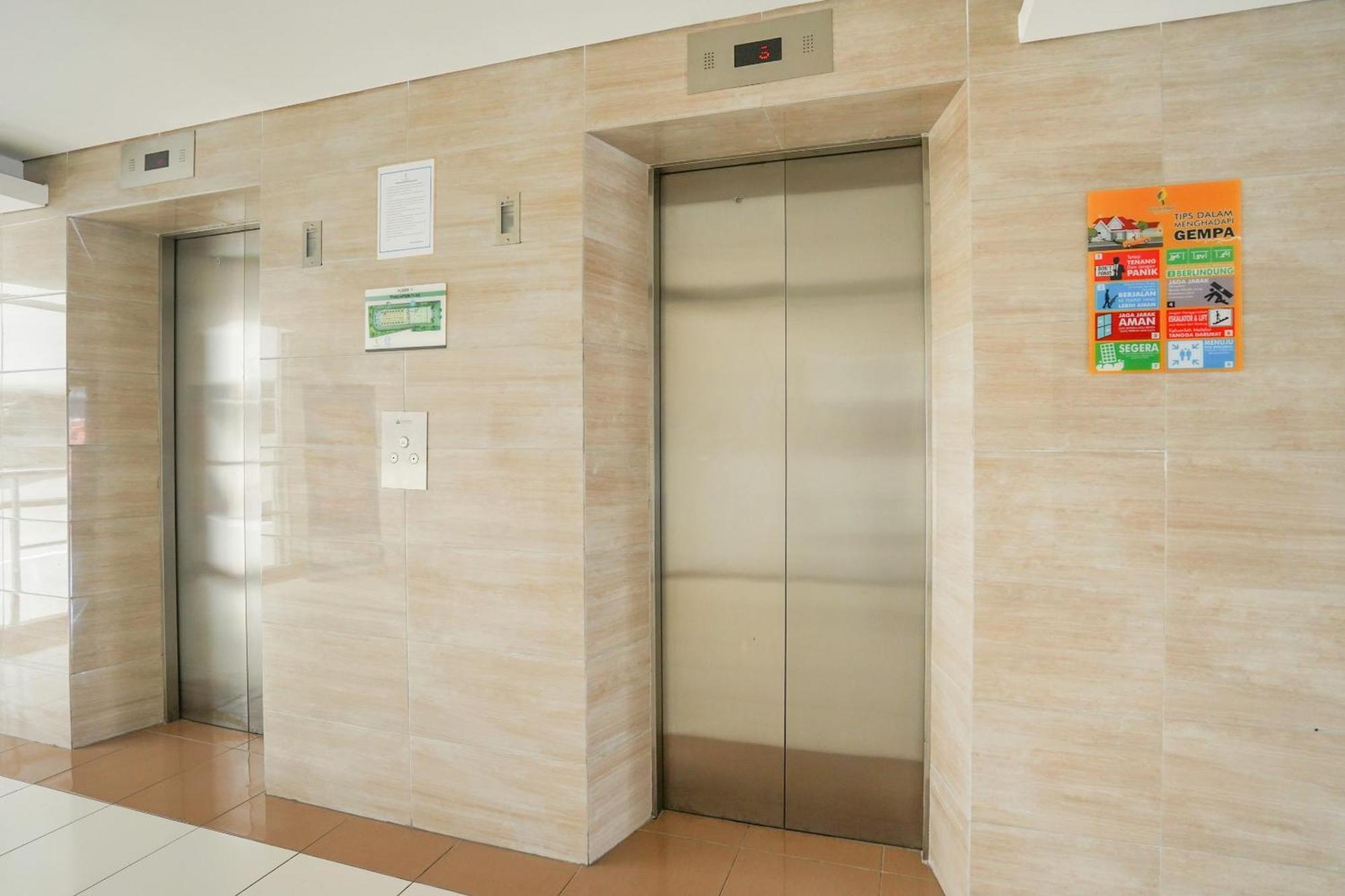 Super Oyo Capital O 91962 Pavilion Permata Surabaja Zewnętrze zdjęcie